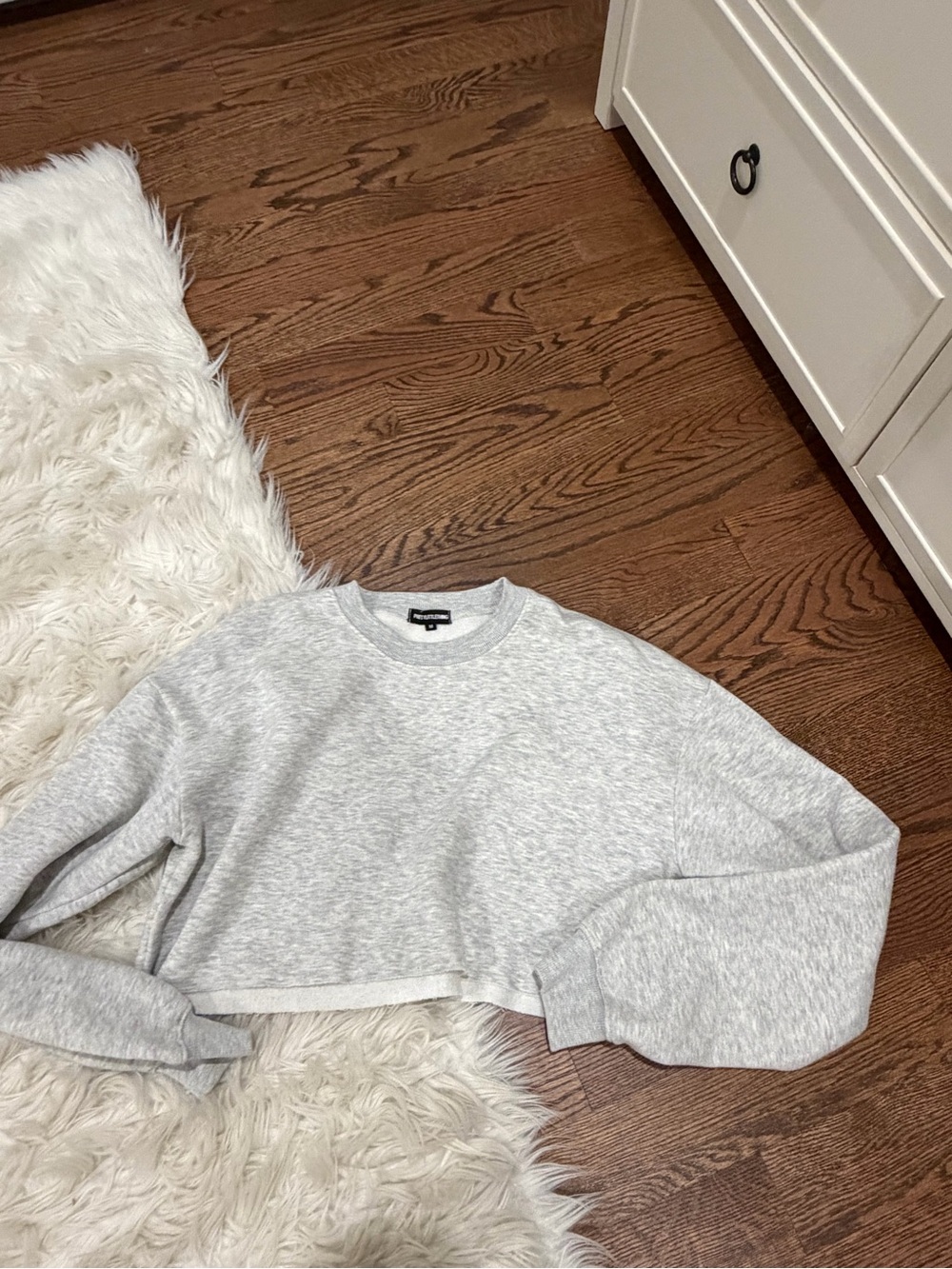 PRETTYLITTLETHING Gray Cropped Sweatshirt